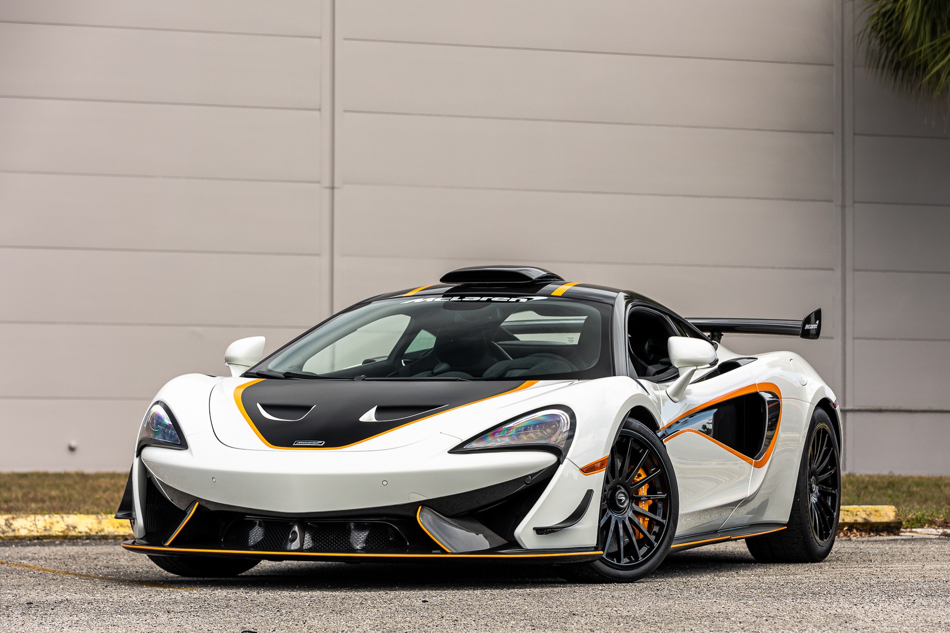 2020 McLaren 620R