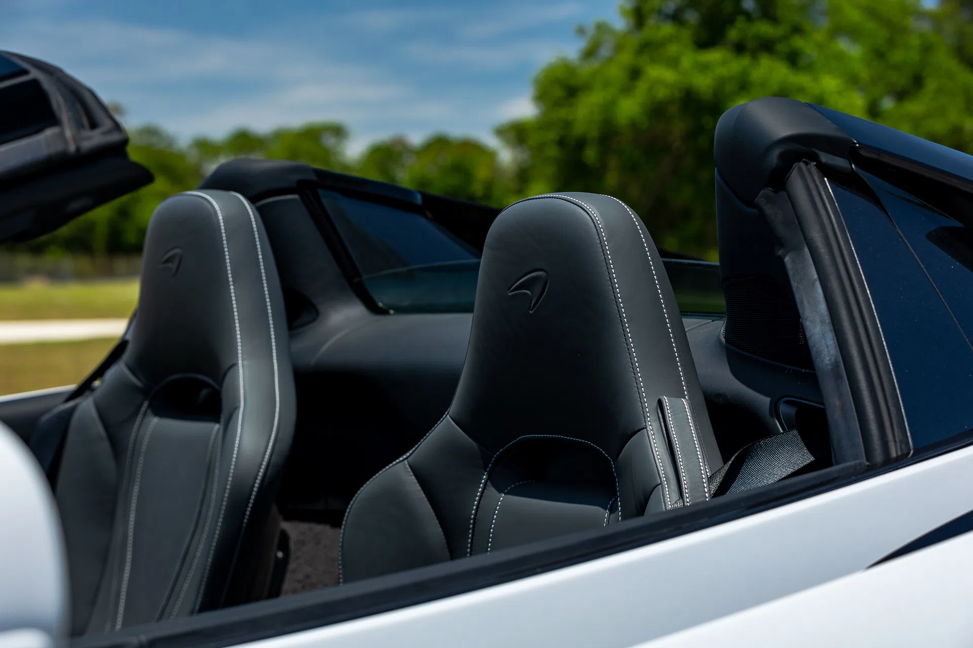 2022 McLaren 720S Spider Luxury interior, seats, Carbon Black