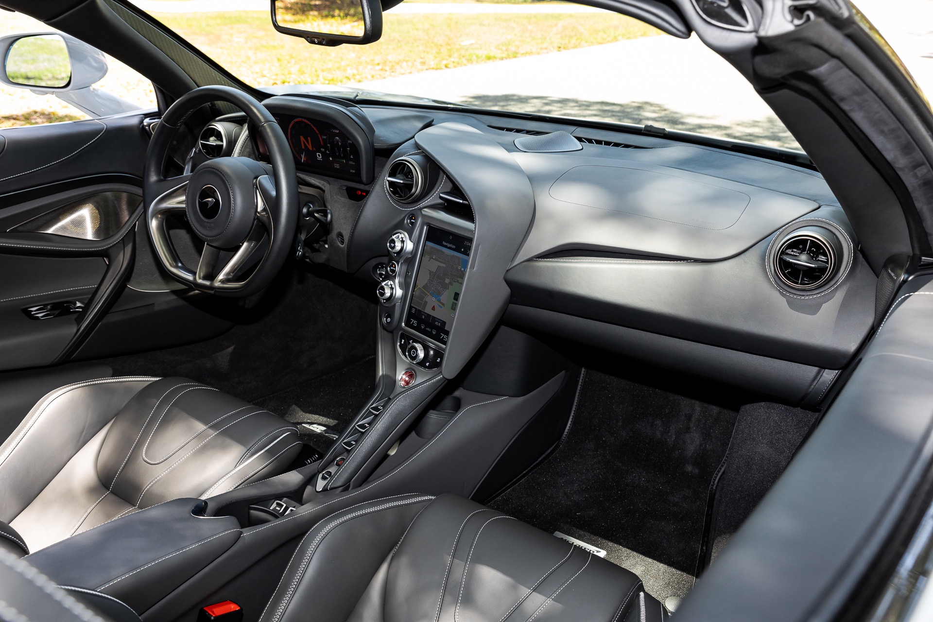 2022 McLaren 720S Spider Luxury, 19/20