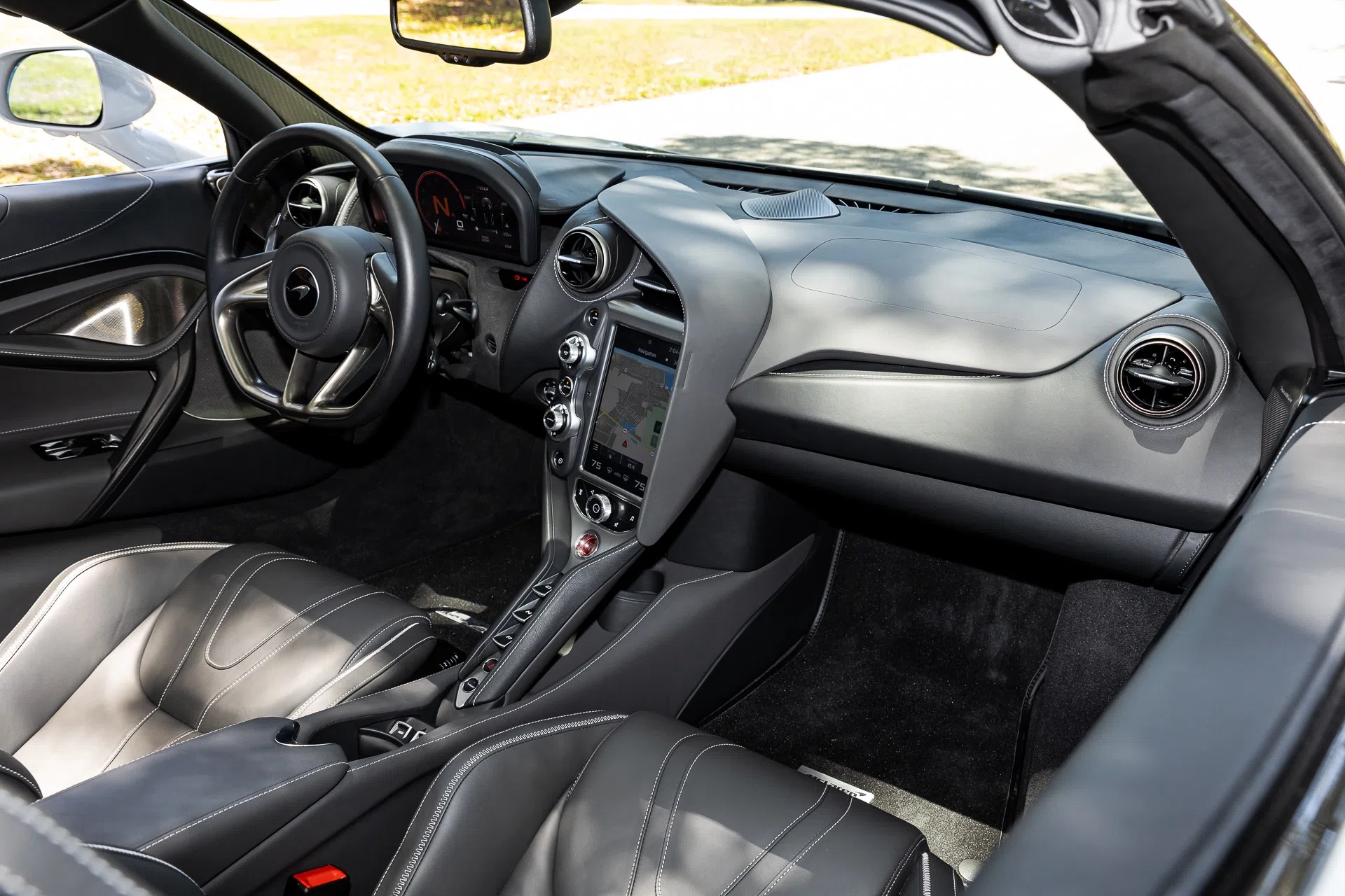 2022 McLaren 720S Spider Luxury interior, Carbon Black