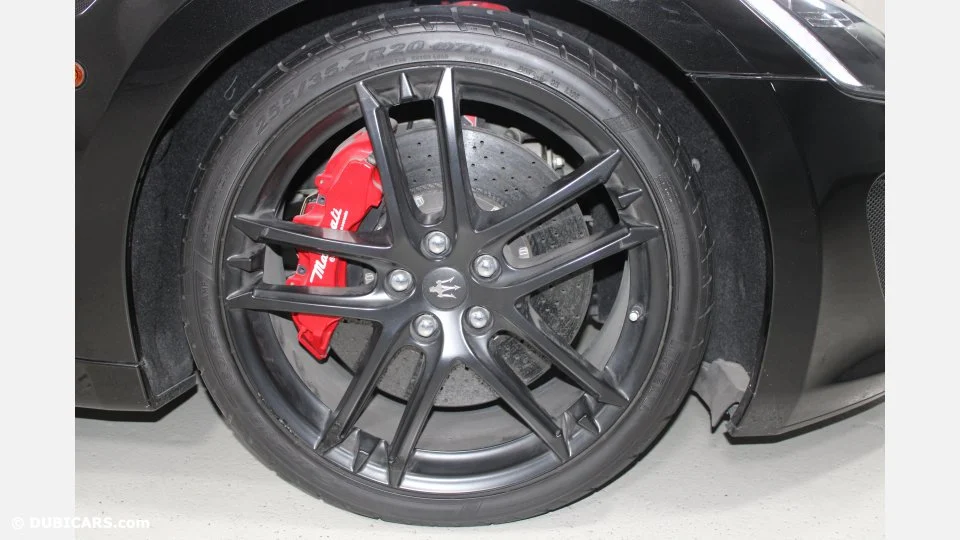 2015 Maserati Granturismo MC Stradale, 6/8