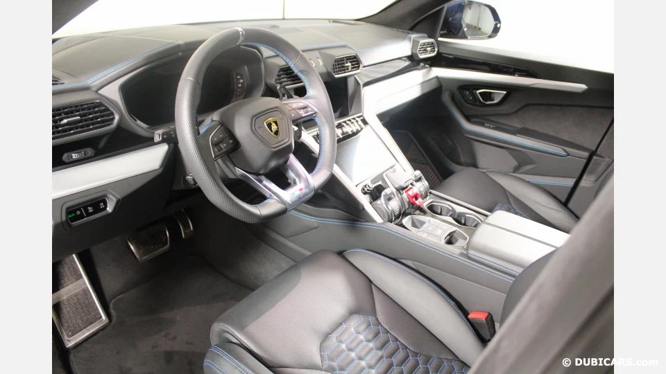 2019 Lamborghini Urus, 2/8