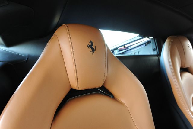 2016 Ferrari 488 GTB, 17/20