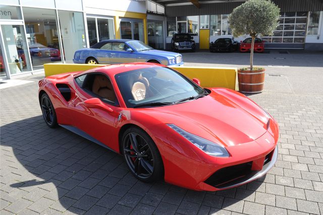 2016 Ferrari 488 GTB, 20/20