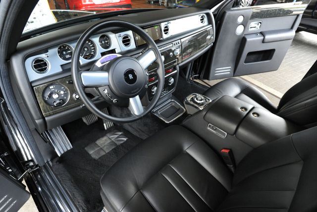 2015 Rolls-Royce Phantom, 2/20