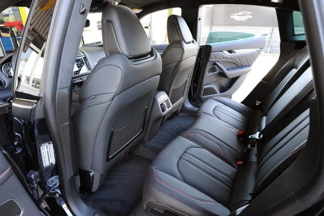 Maserati Levante Modena interior, seats, Full leather