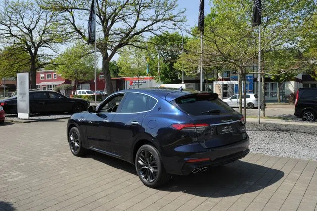 Maserati Levante Modena, exterior, Blue