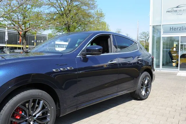 Maserati Levante Modena, exterior, Blue