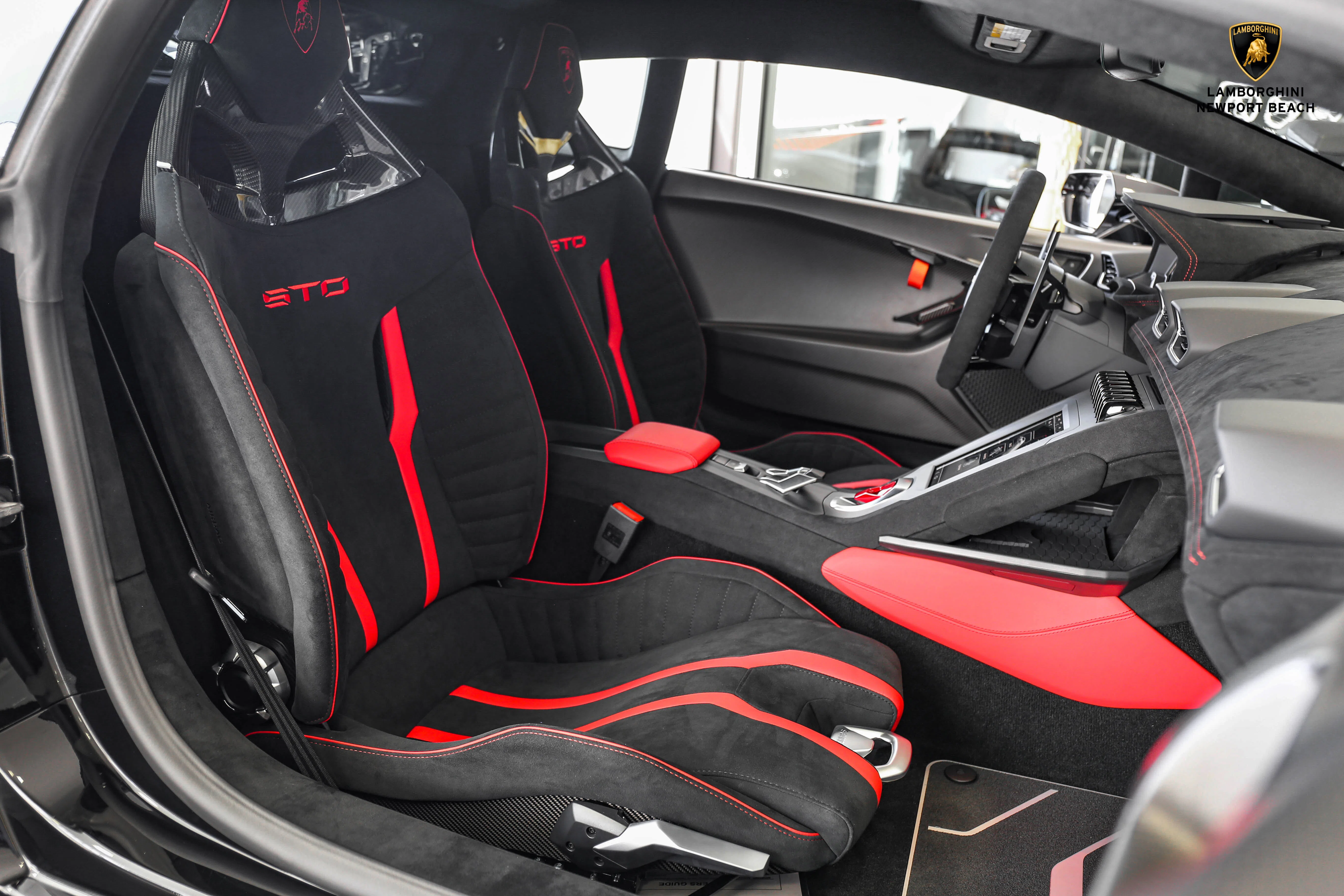 2022 Lamborghini Huracan STO interior, seats