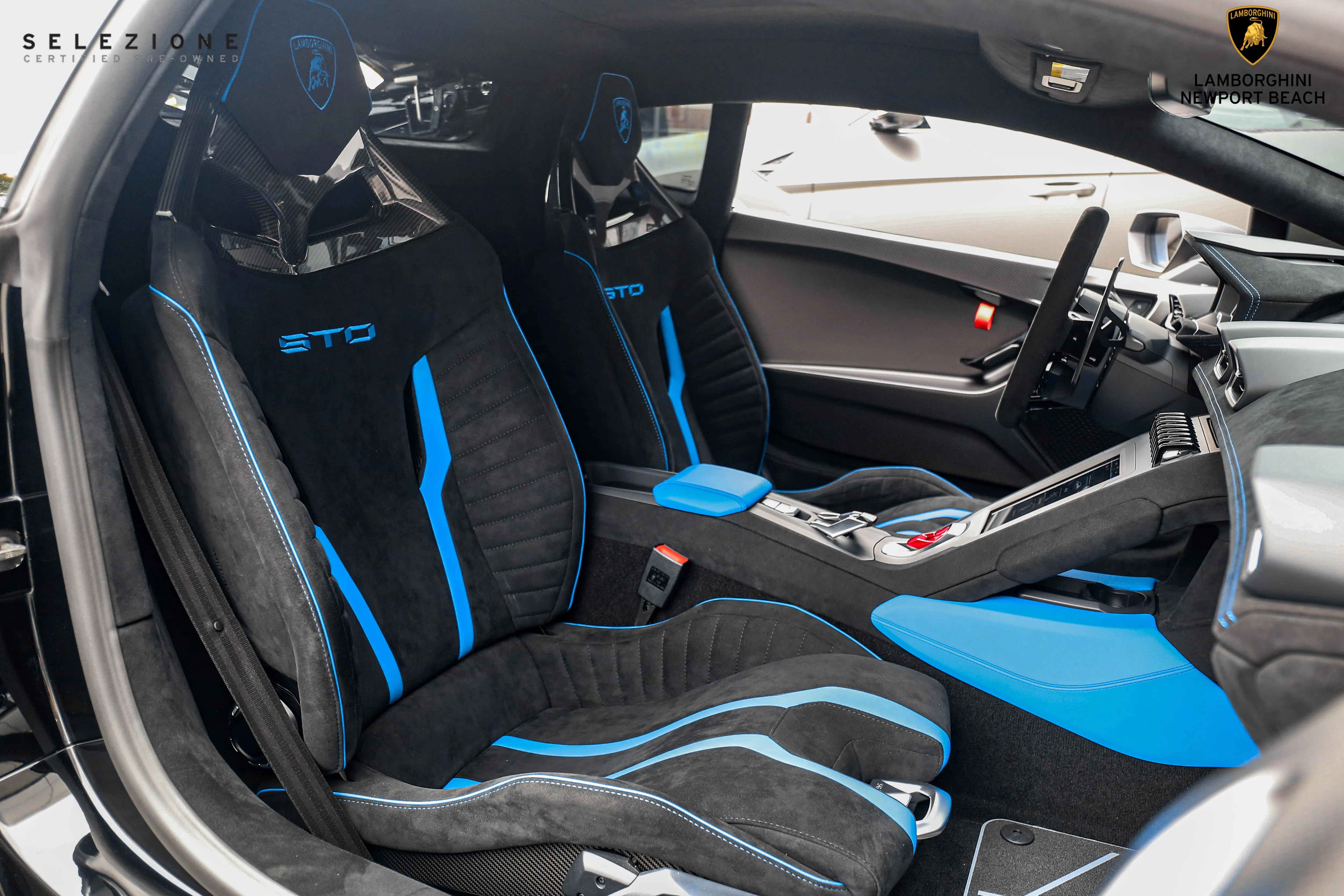 2022 Lamborghini Huracan STO interior, seats