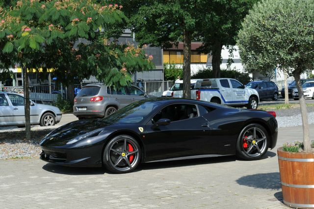 2010 Ferrari 458 Italia, 3/20