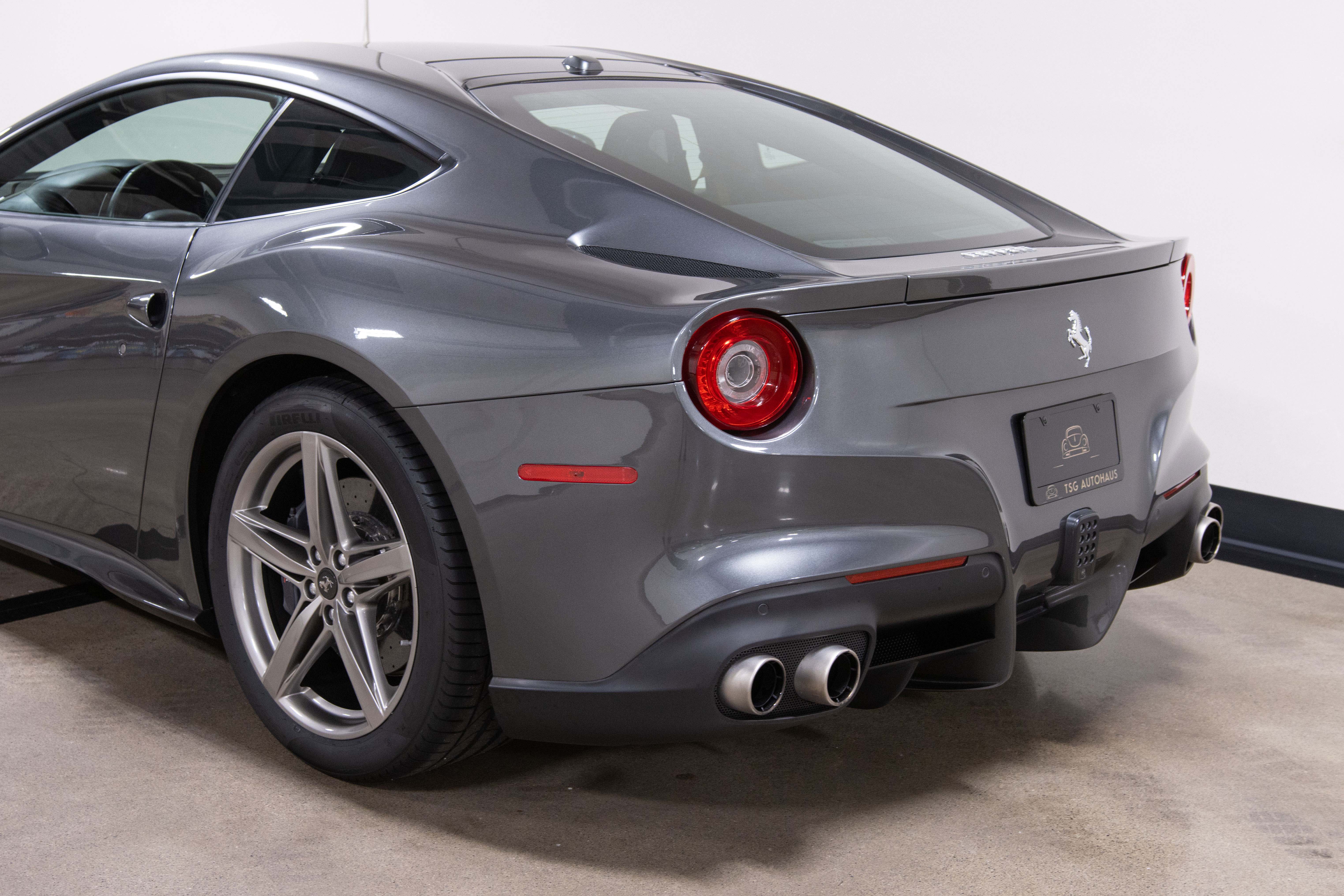 2014 Ferrari F12 Berlinetta, 10/13
