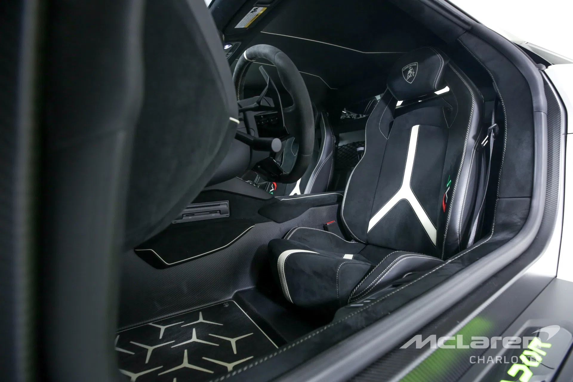 2020 Lamborghini Aventador LP 770-4 SVJ interior