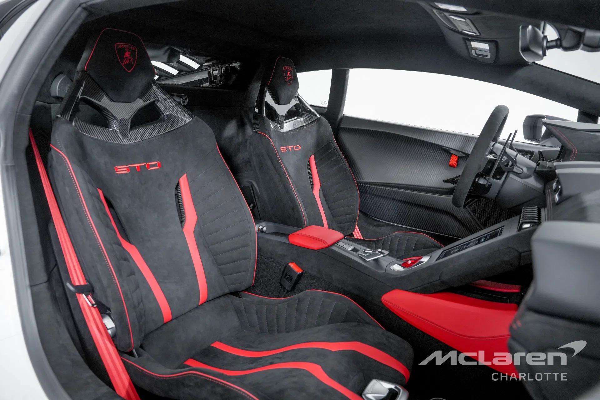 2022 Lamborghini Huracan LP 640-4 STO interior, seats
