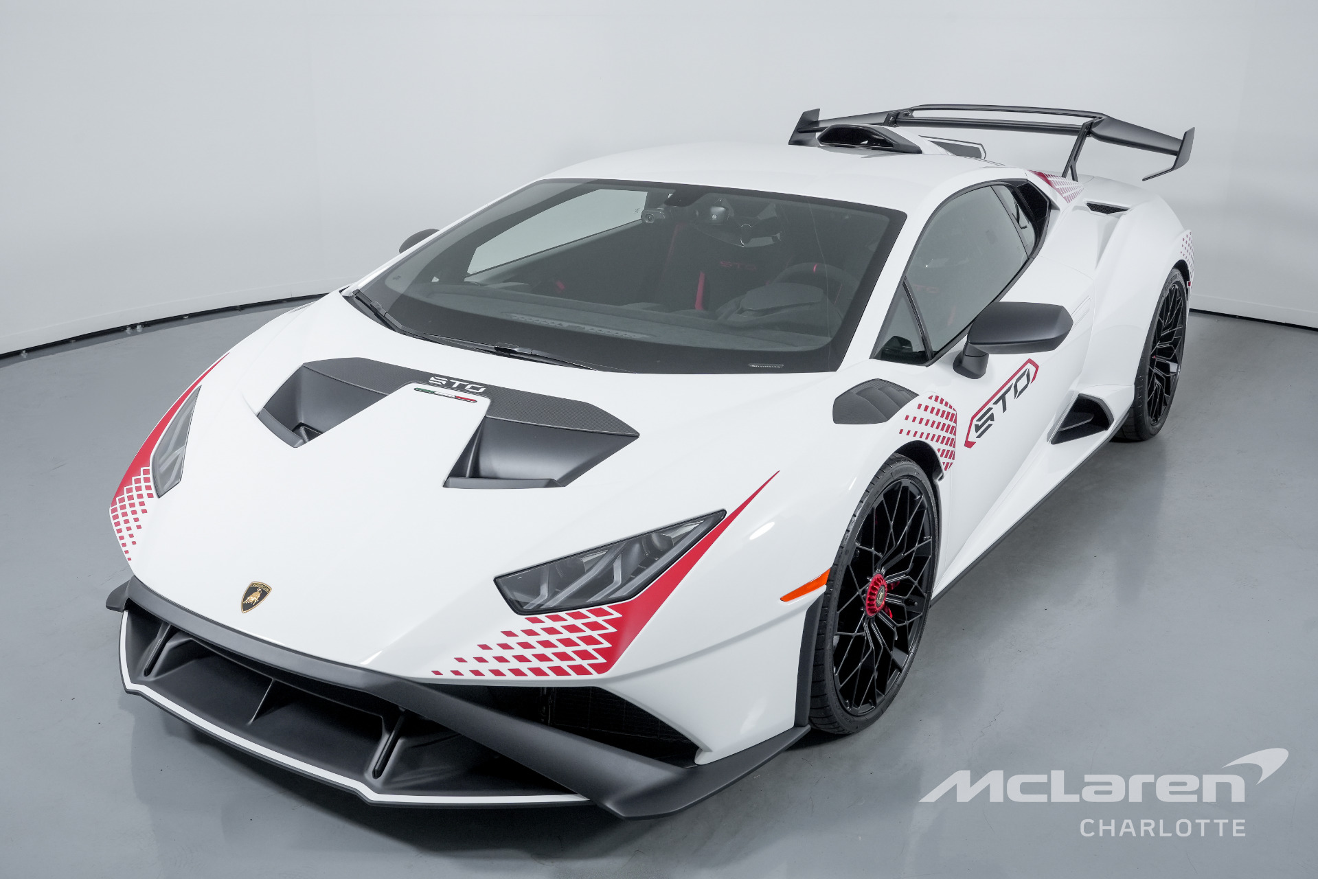 2022 LAMBORGHINI HURACAN LP 640-4 STO, 19/20