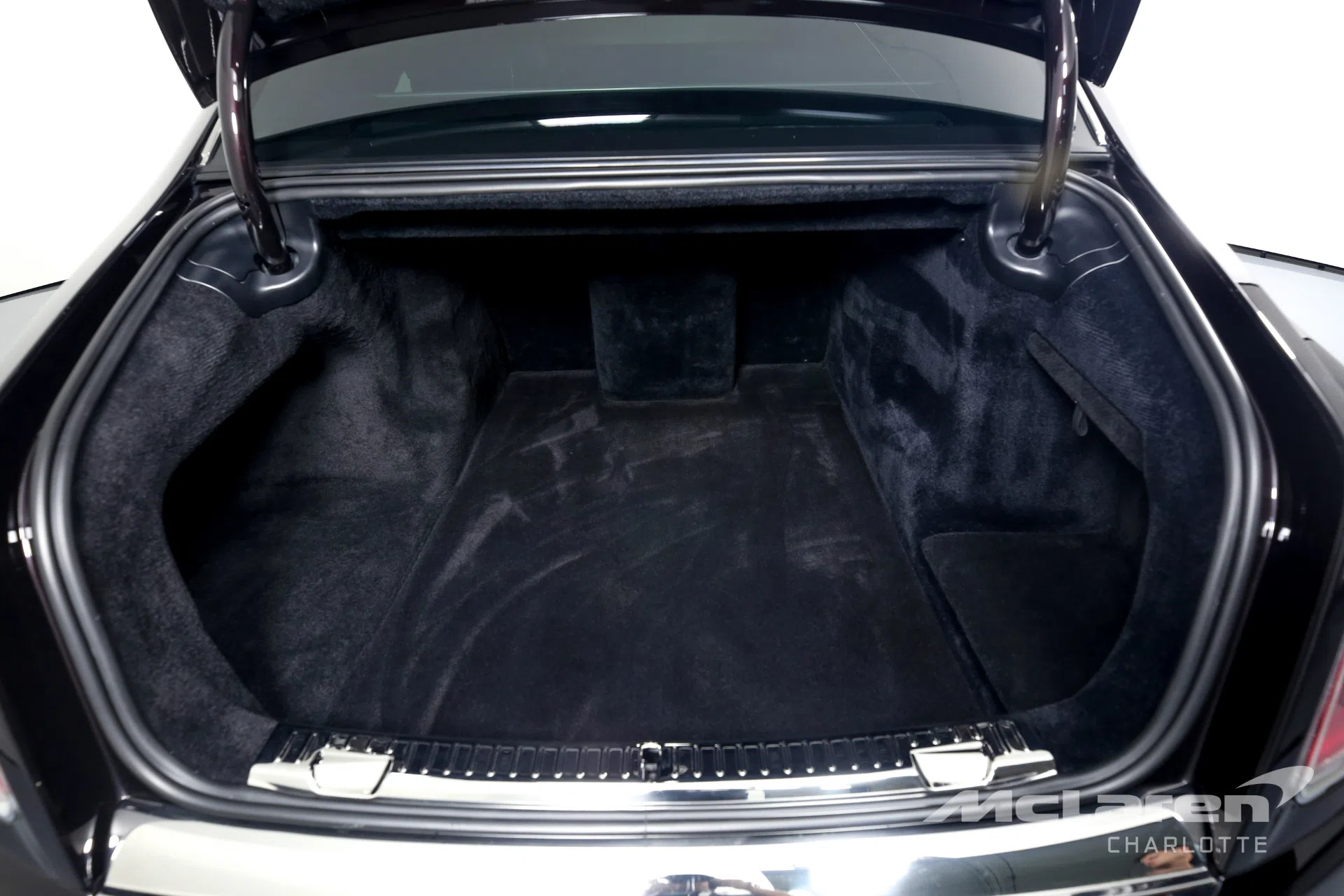2018 Rolls-Royce Phantom EWB trunk