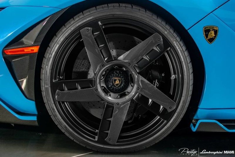 2017 Lamborghini Centenario Coupe, 7/20