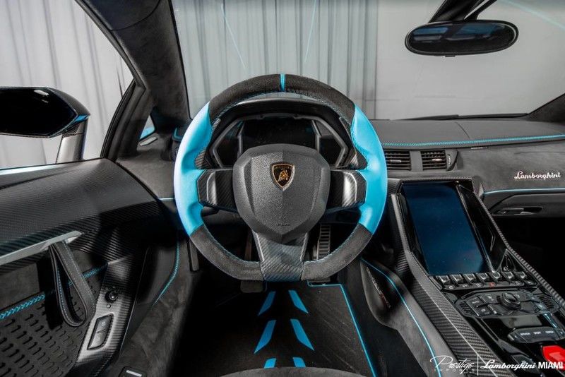 2017 Lamborghini Centenario Coupe, 10/20