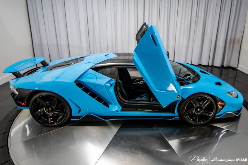 2017 Lamborghini Centenario Coupe, 18/20