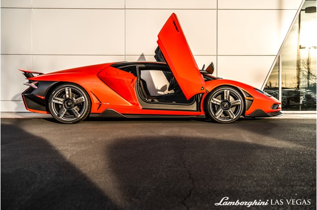 2017 Lamborghini Centenario Coupe, 3/20