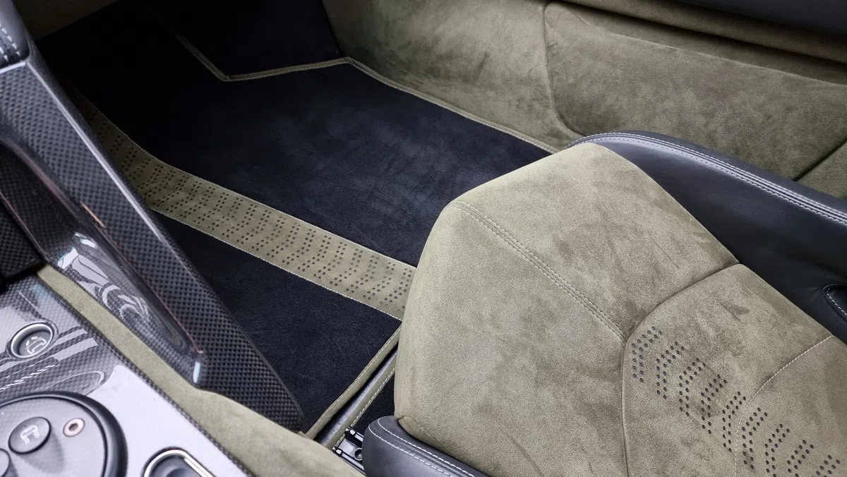 2008 Lamborghini Reventon interior, seats, Green | Black