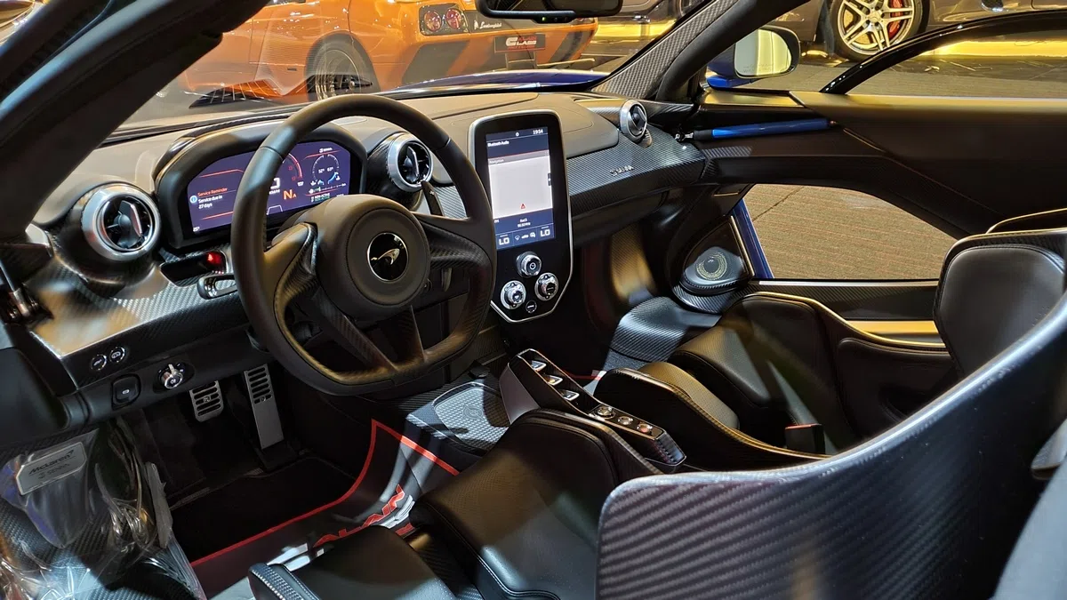2019 McLaren Senna interior, dashboard