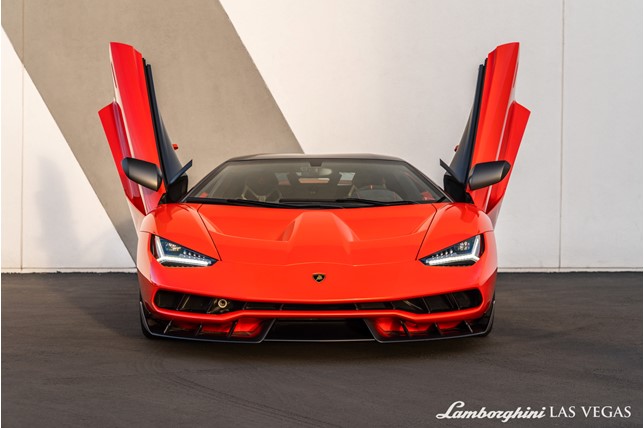 2017 Lamborghini Centenario Coupe, 8/20