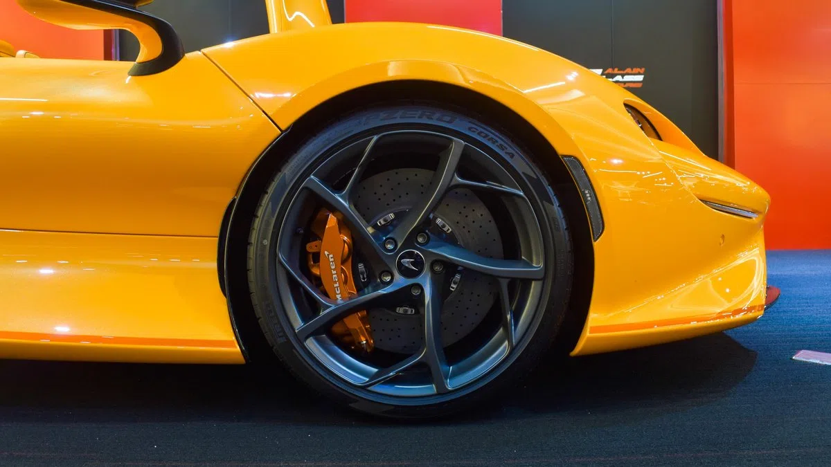 2022 McLaren ELVA wheel