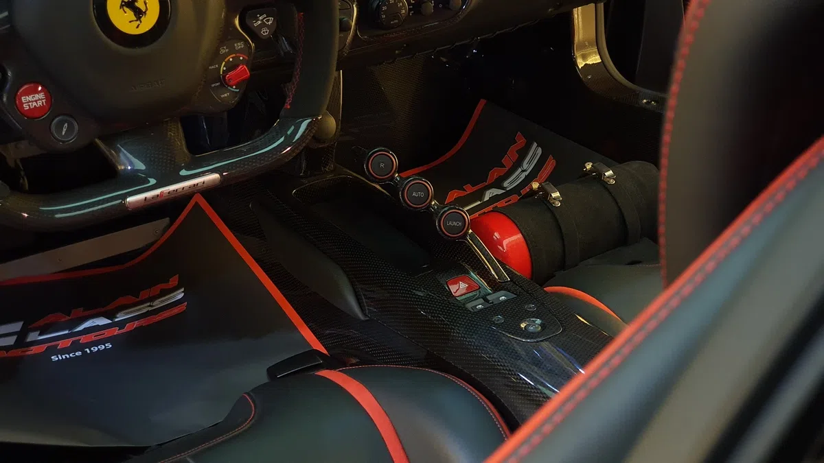 2015 Ferrari LaFerrari – 1 of 499 interior