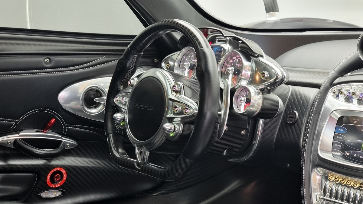 2013 Pagani Huayra, 3/20