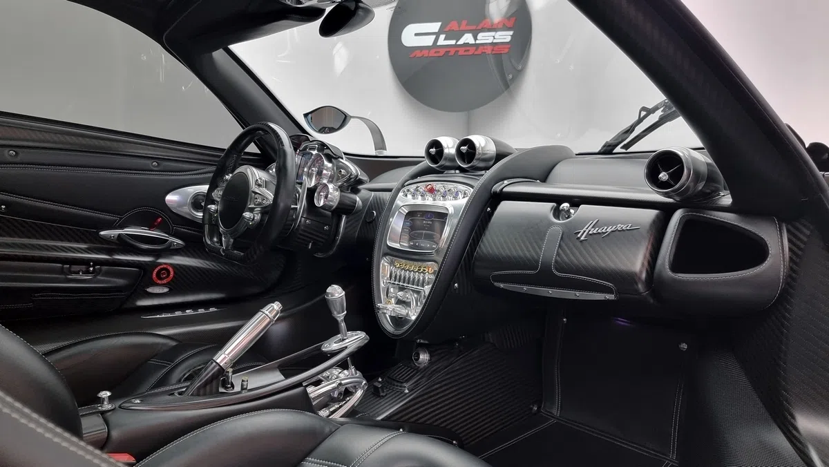 2013 Pagani Huayra interior, dashboard