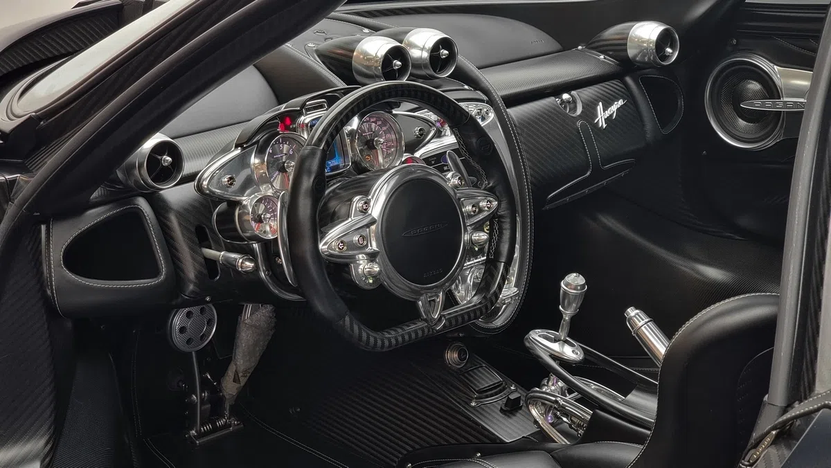2013 Pagani Huayra interior, dashboard