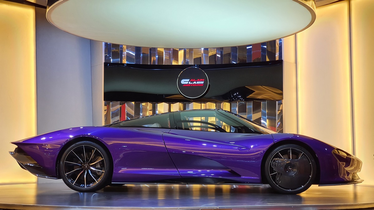 2020 McLaren Speedtail – 1 of 106, 17/20