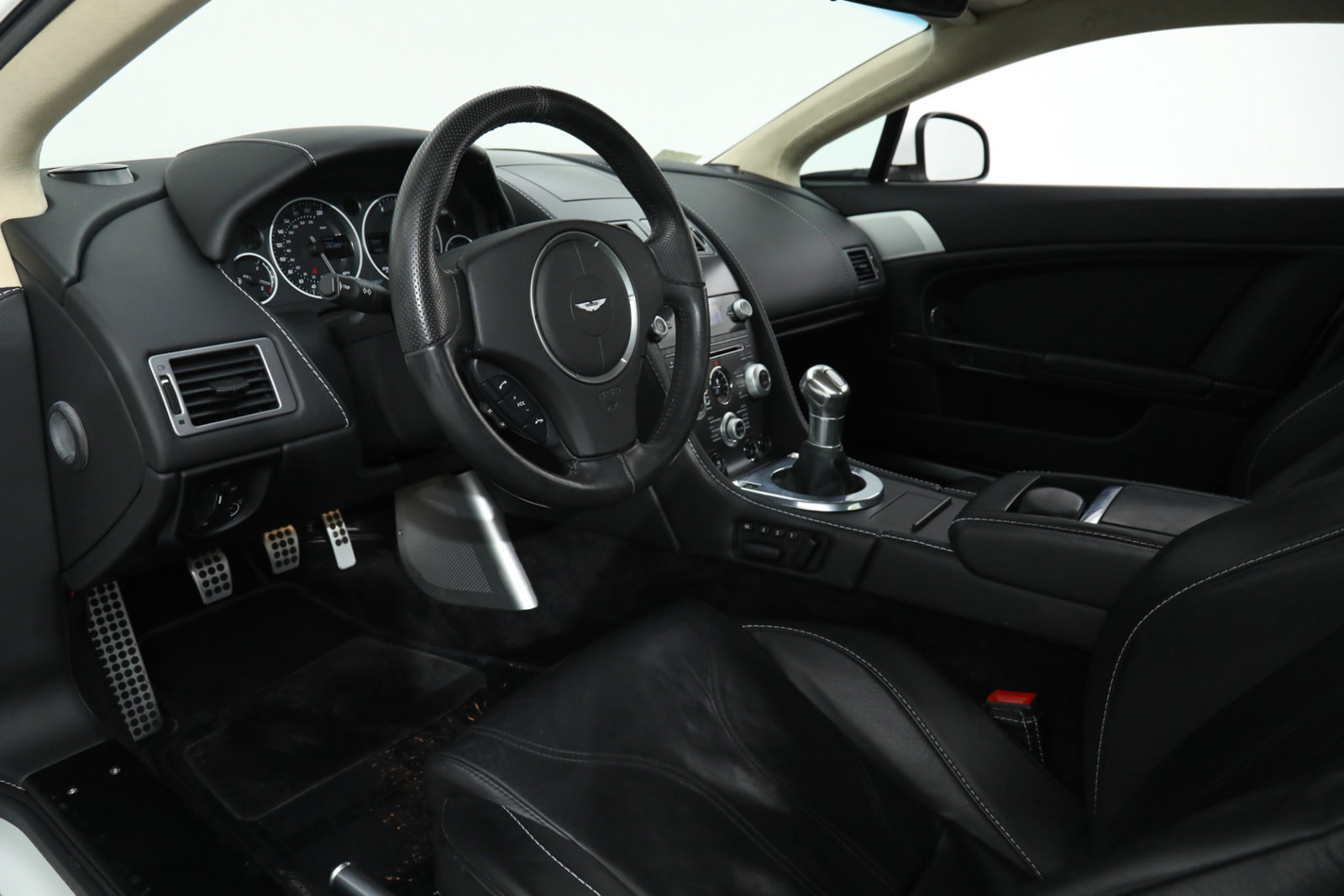2011 ASTON MARTIN V12 VANTAGE MANUAL, 10/20