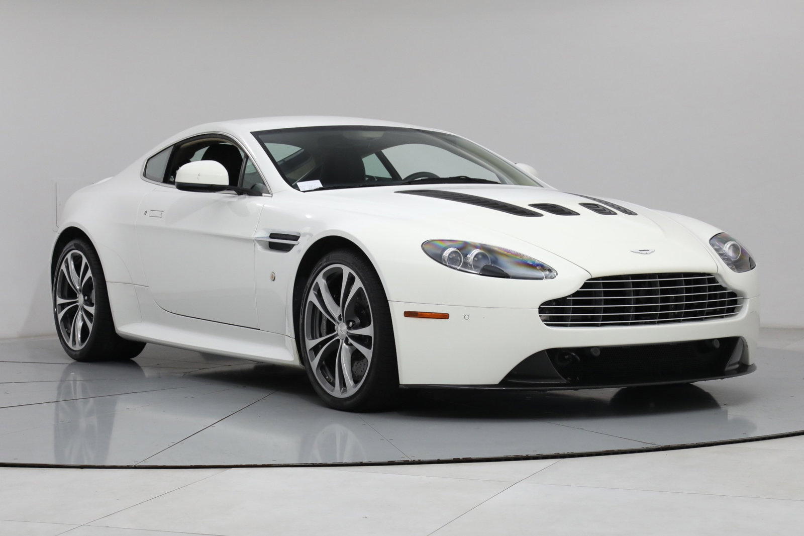 2011 ASTON MARTIN V12 VANTAGE MANUAL, 15/20