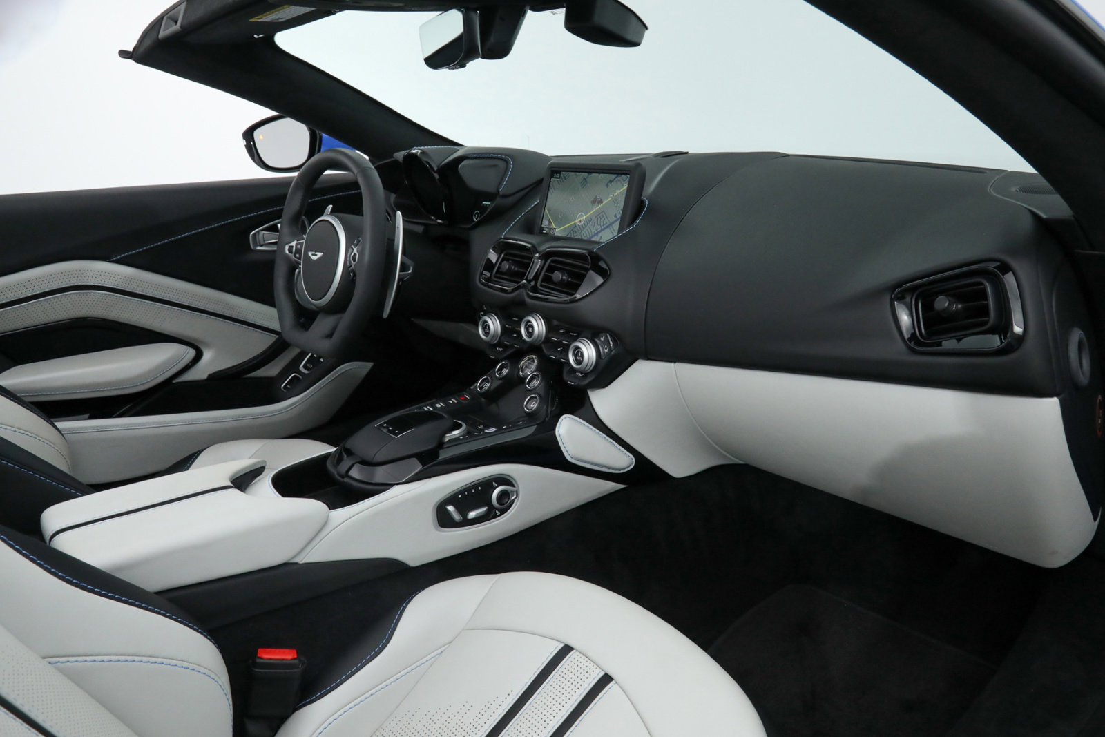 2021 ASTON MARTIN VANTAGE, 8/20