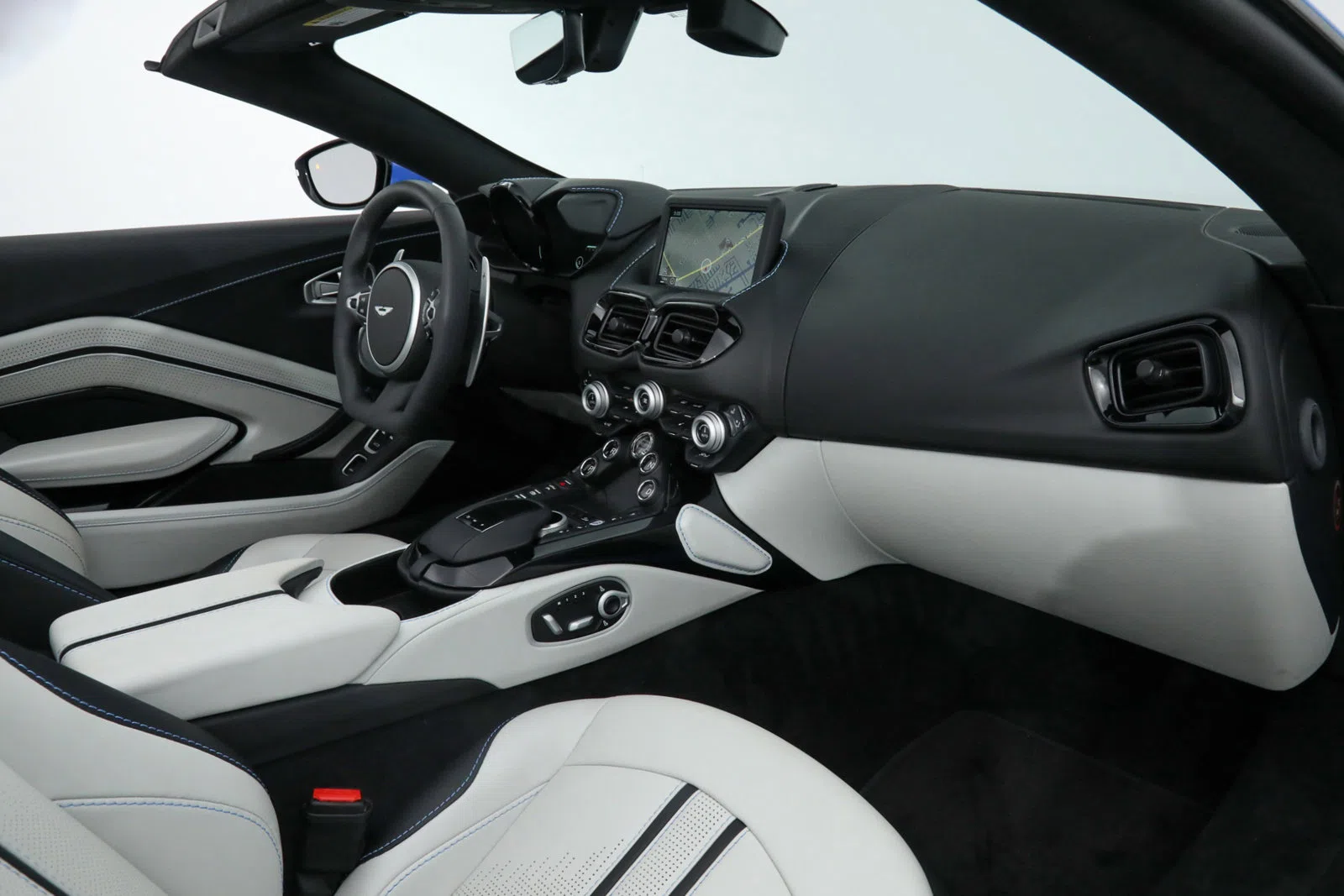 2021 Aston Martin Vantage interior