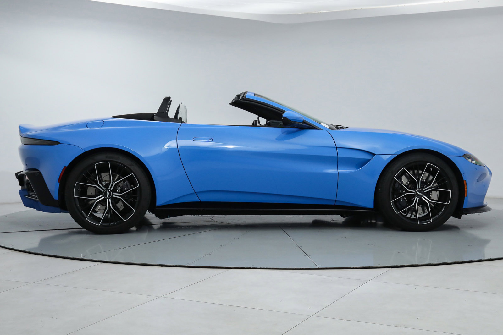 2021 ASTON MARTIN VANTAGE, 15/20