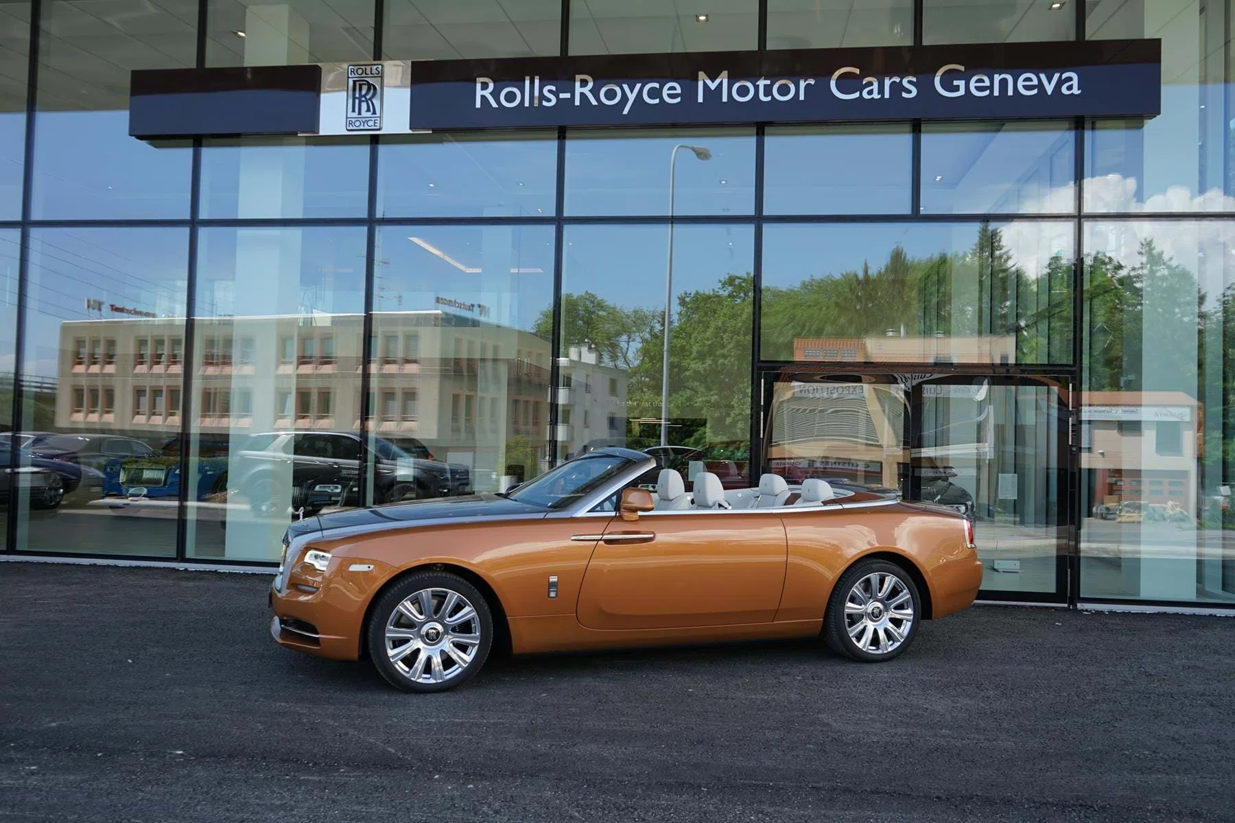 2016 Dawn MY2016 Tuscan Sun & Jubilee Silver for sale, exterior, Tuscan Sun & Jubilee Silver