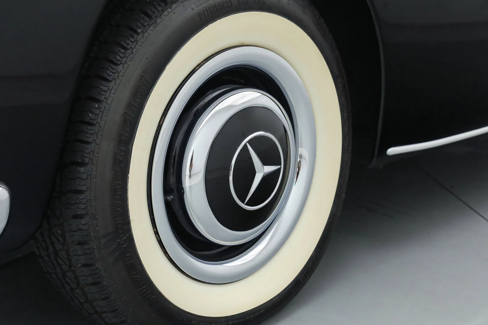 1960 Mercedes-Benz 190 SL, detail