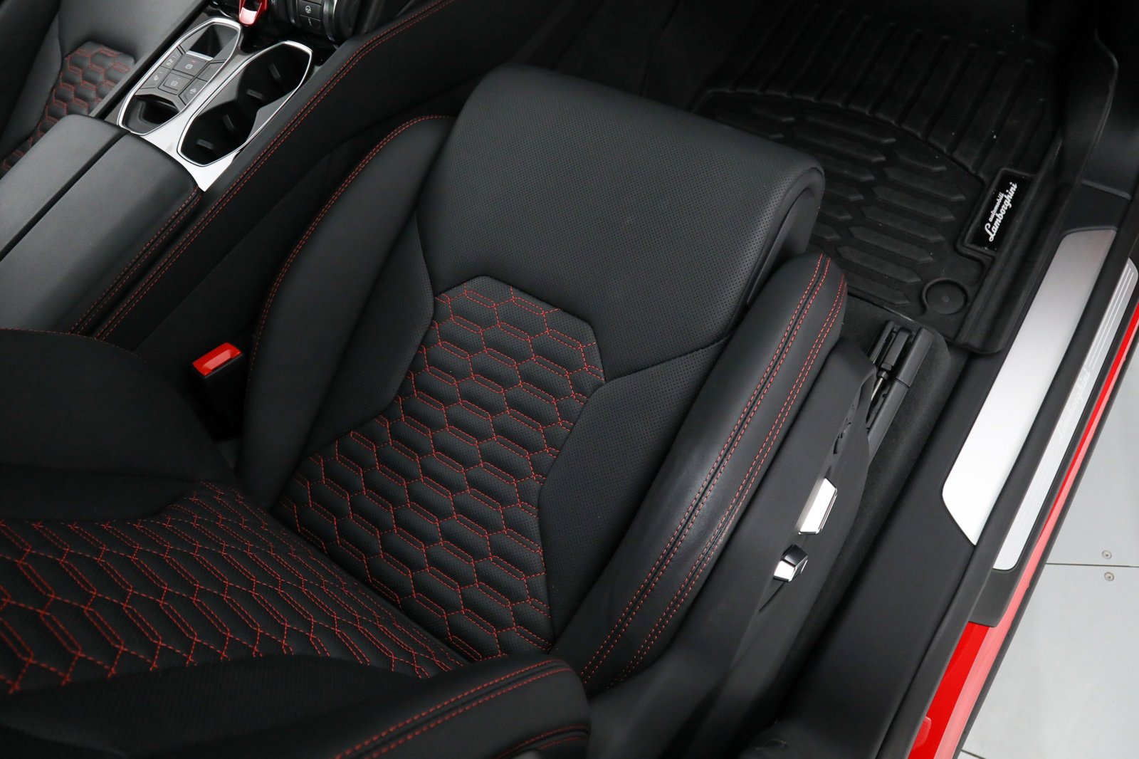 2022 LAMBORGHINI URUS, 20/22