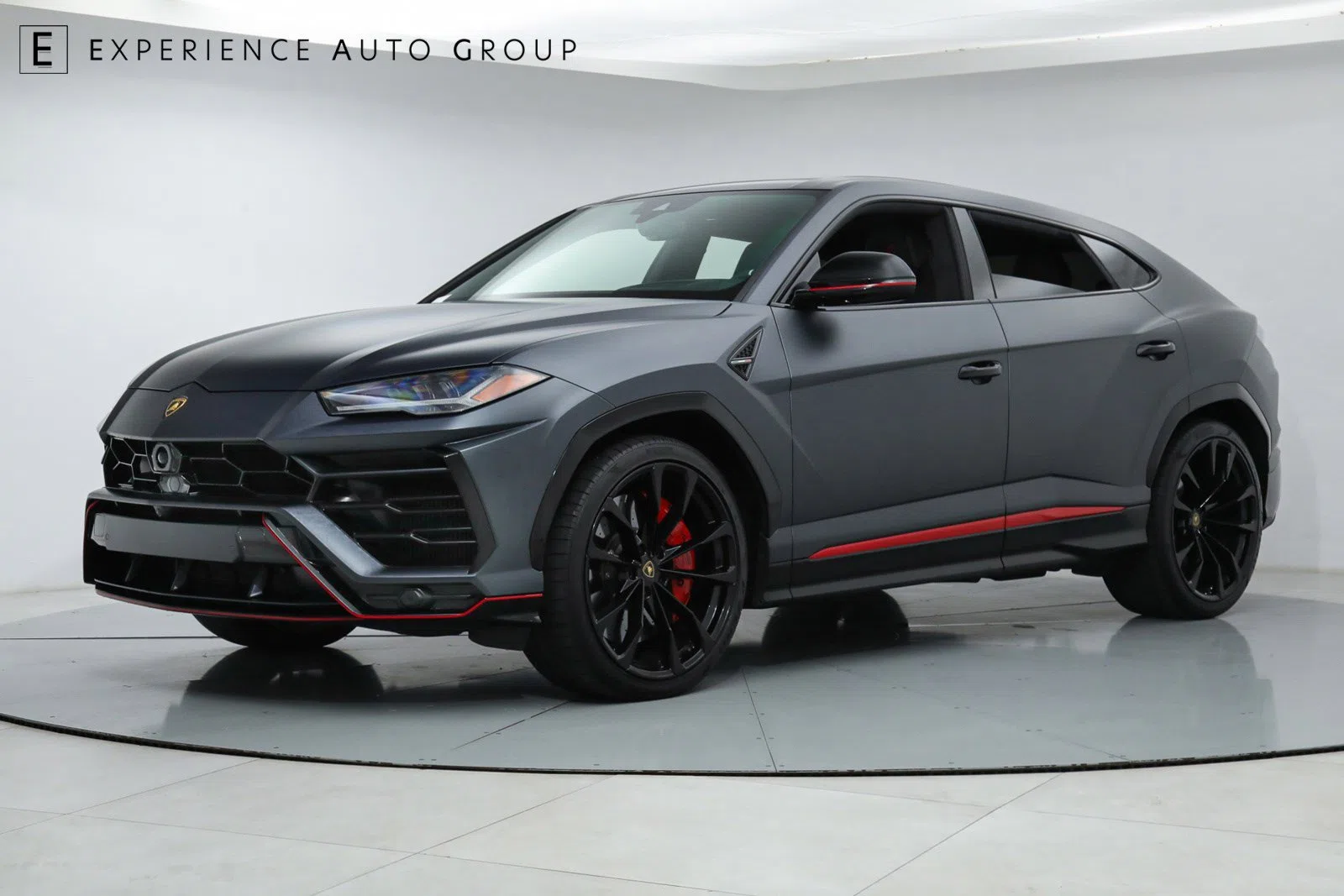2021 LAMBORGHINI URUS GRAPHITE CAPSULE