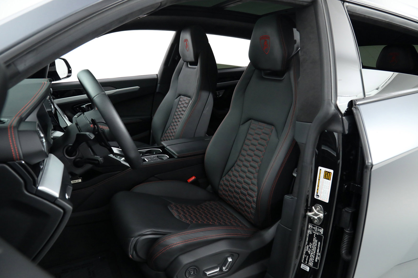 2021 LAMBORGHINI URUS GRAPHITE CAPSULE, 5/17