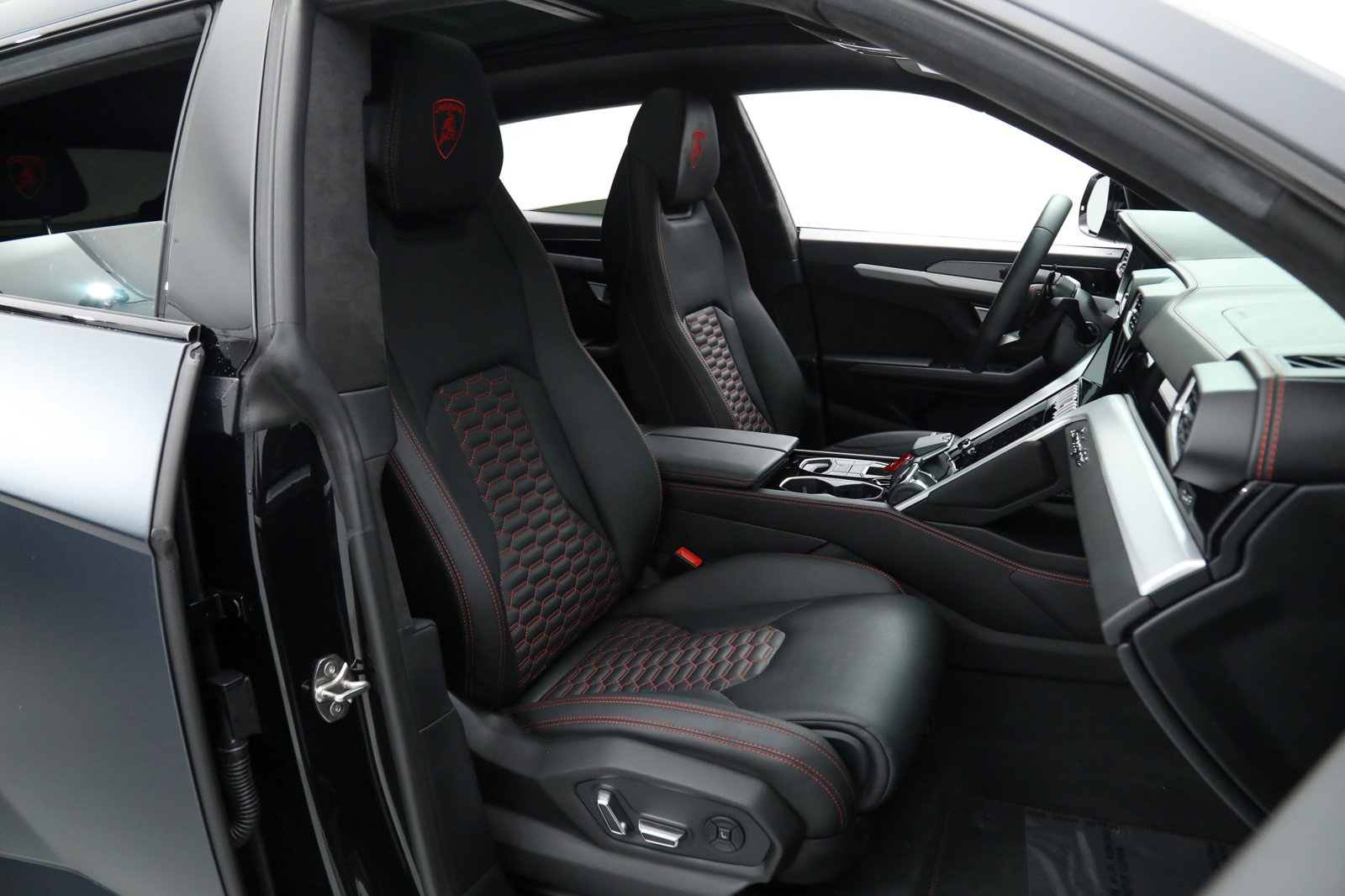2021 LAMBORGHINI URUS GRAPHITE CAPSULE, 9/17