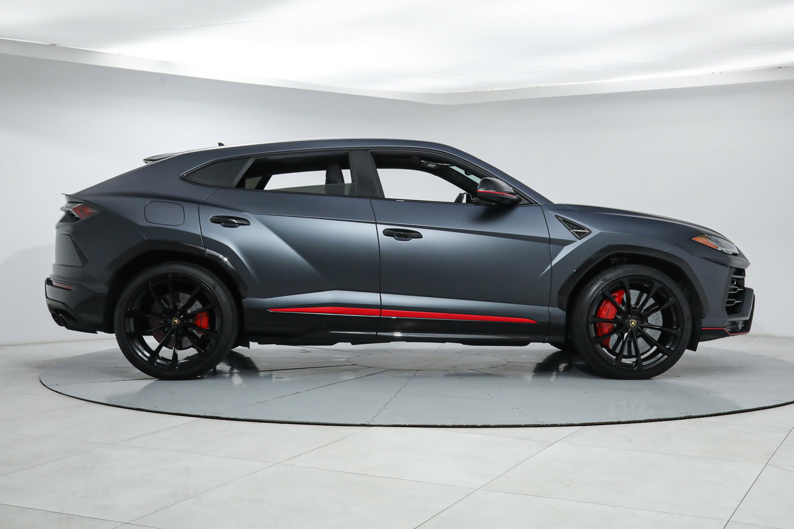 2021 LAMBORGHINI URUS GRAPHITE CAPSULE, 12/17