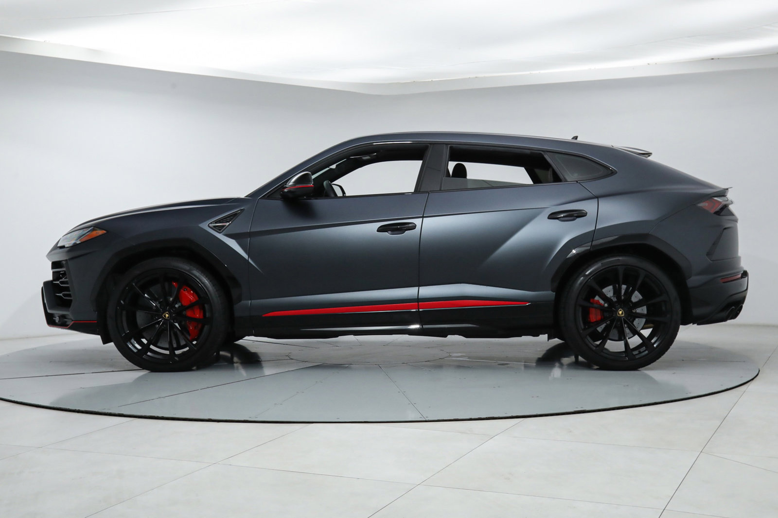 2021 LAMBORGHINI URUS GRAPHITE CAPSULE, 16/17