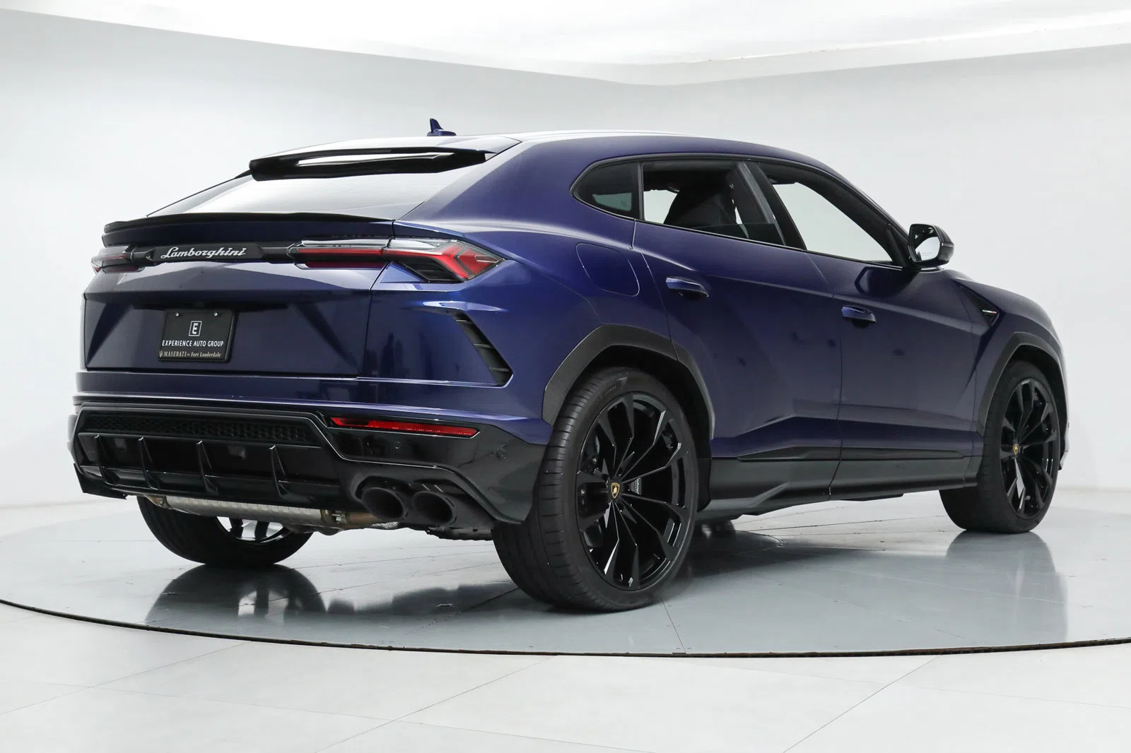 2021 Lamborghini Urus, rear three-quarter view