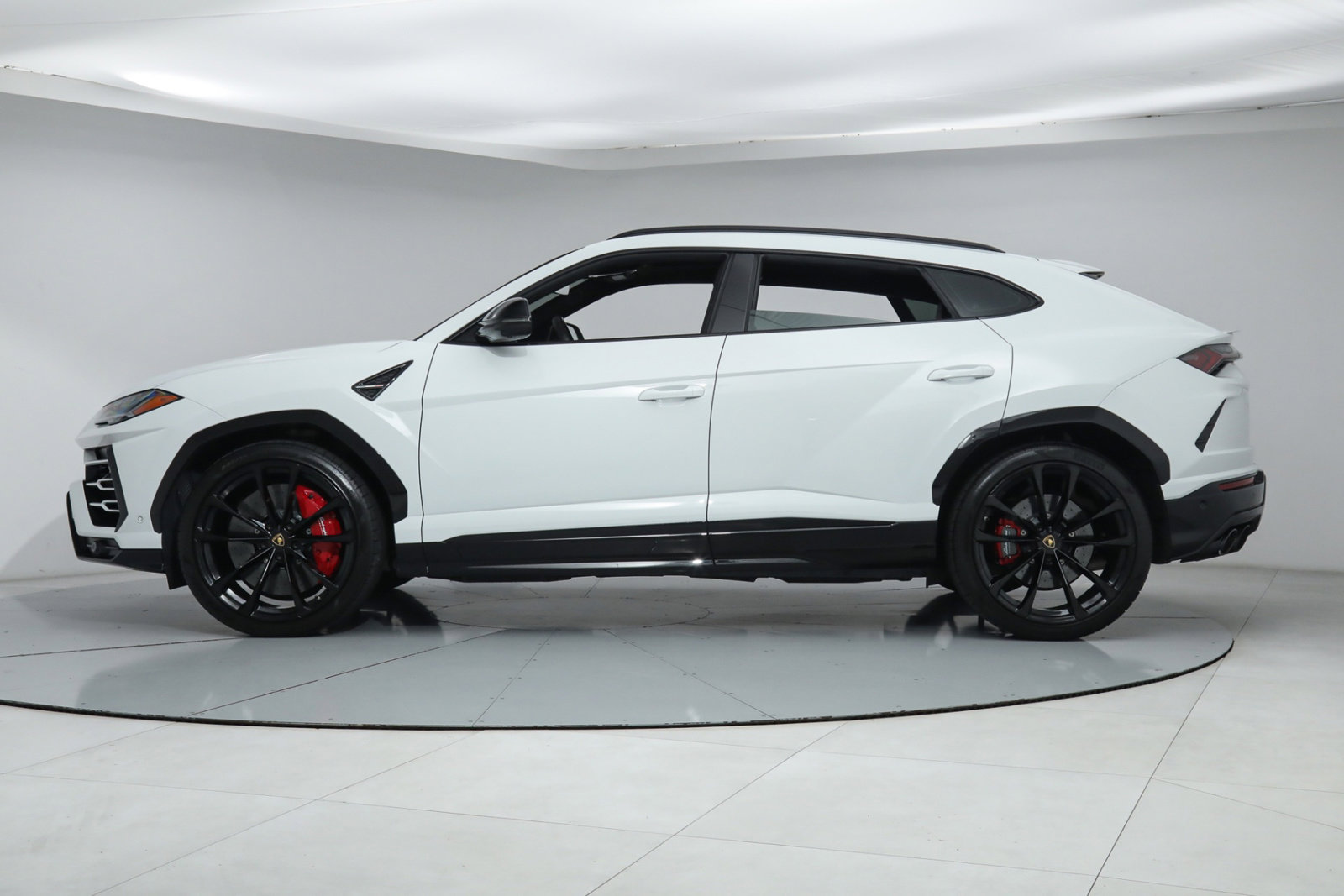2020 LAMBORGHINI URUS, 2/16