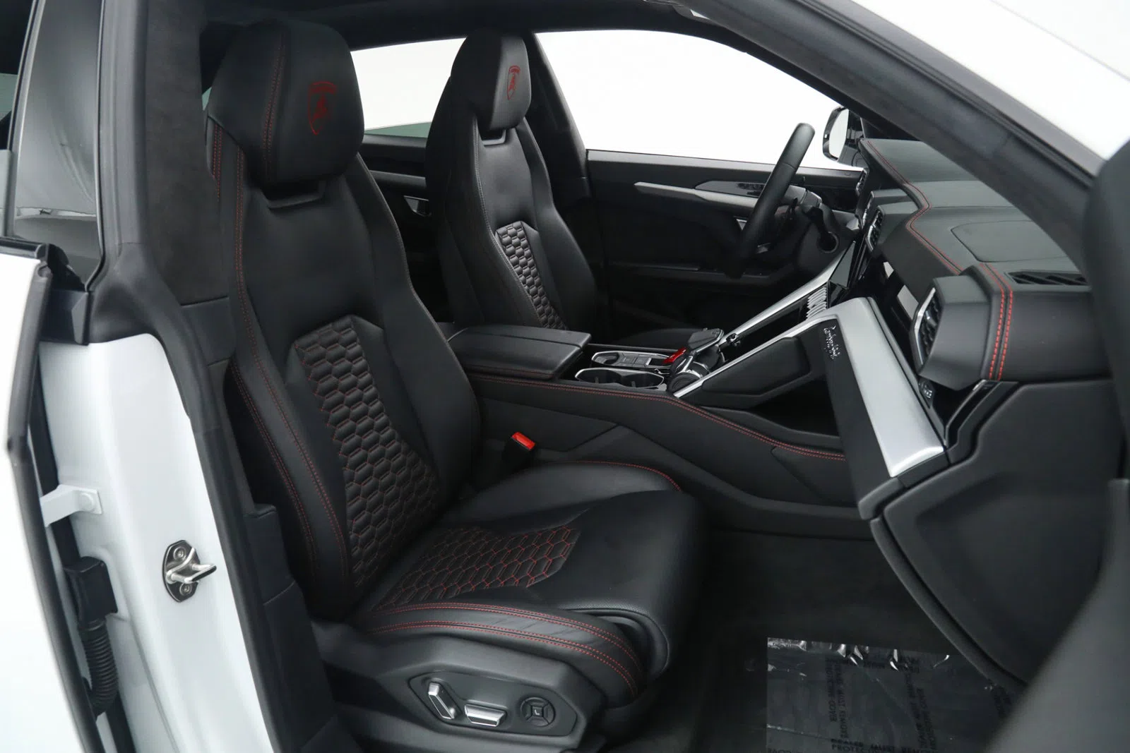 2020 Lamborghini Urus interior, seats