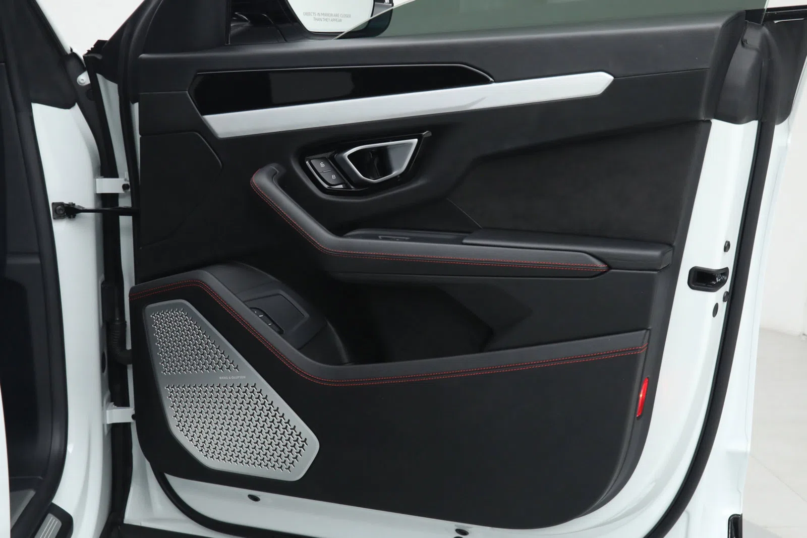 2020 Lamborghini Urus interior, door panel